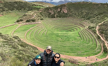 (01 de Enero del 2027) Tour Moray y Salineras con Chincheros – Cusco (Desayuno y Almuerzo)