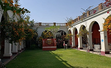 Lima – Templo Pre Inca de Pachacamac – Barranco Barrio Bohemio – Parque del Amor – Museo Larco (Desayuno y Almuerzo)