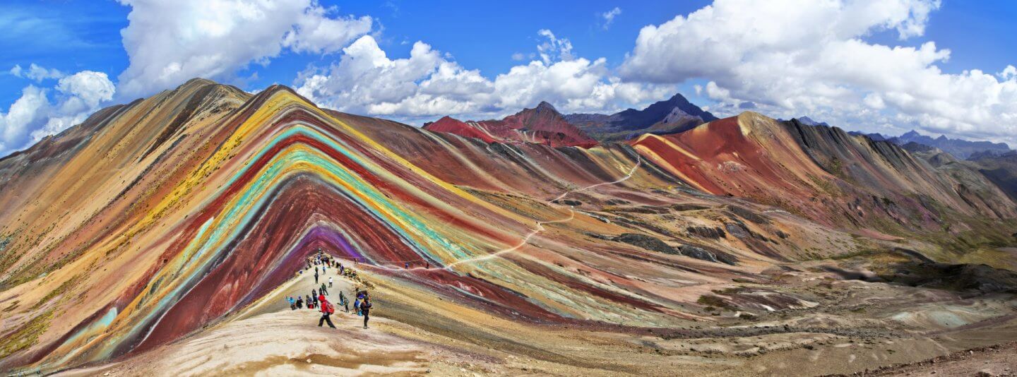 Montana de colores Vinicunca Perú viajeros Colombianos